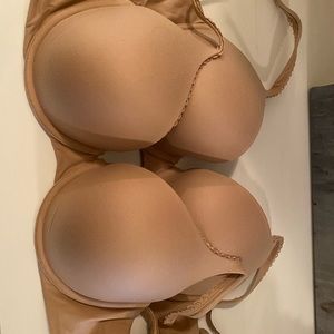 2 Victoria’s Secret Body by Victoria bras 34DD